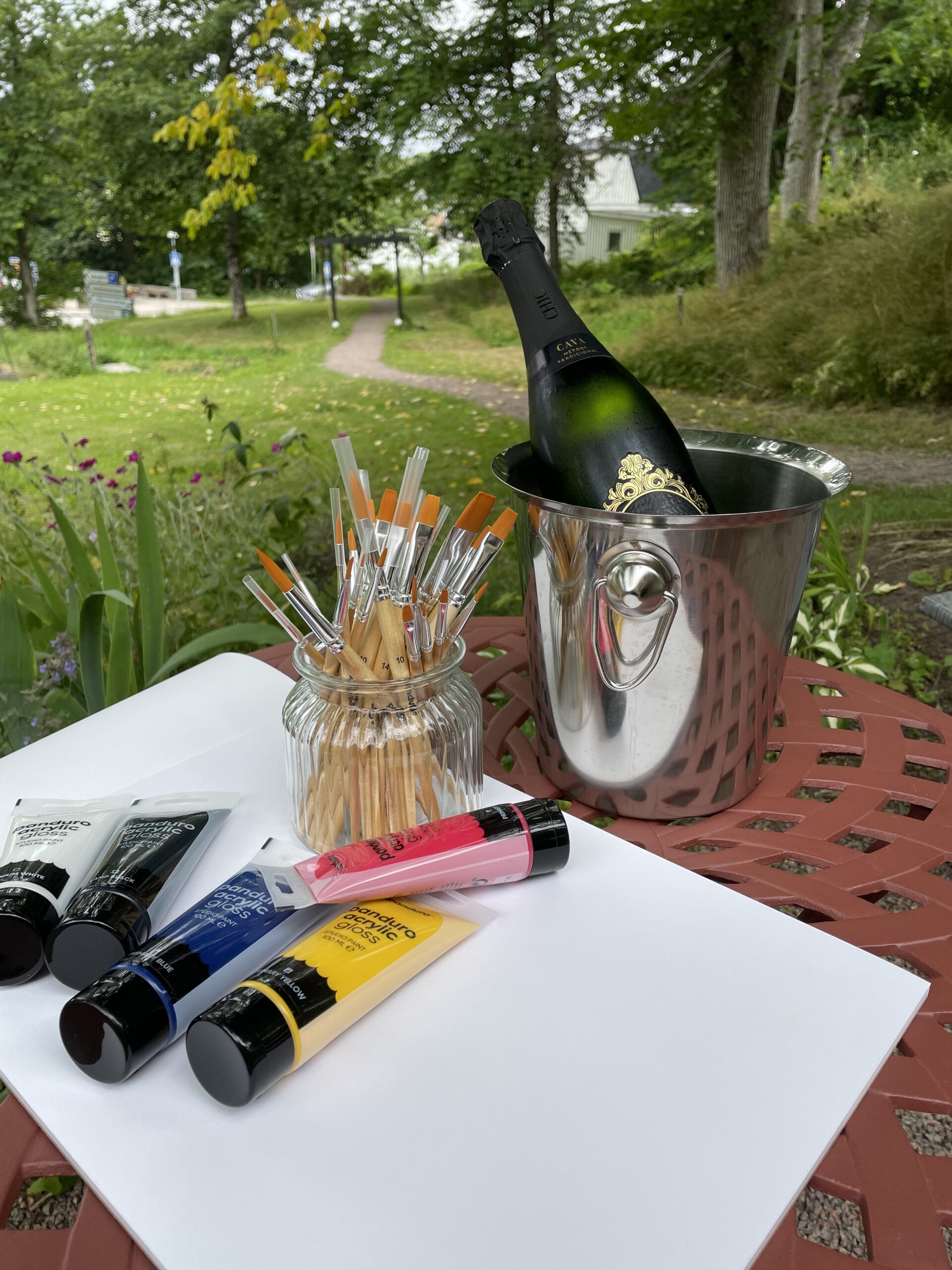 Canvas & cava
